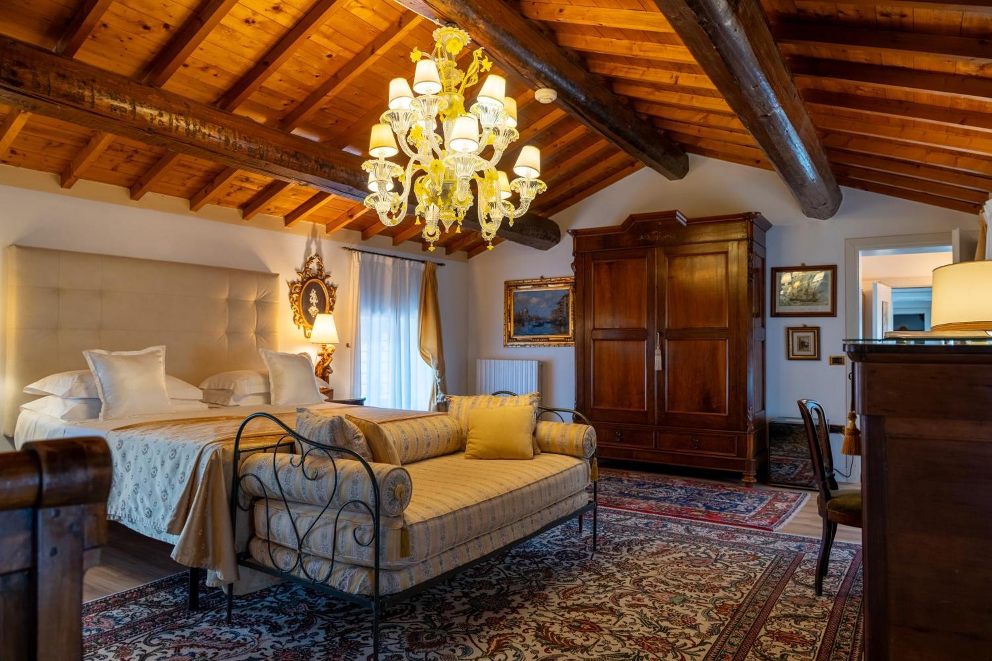 Casino Di Caccia Hotel